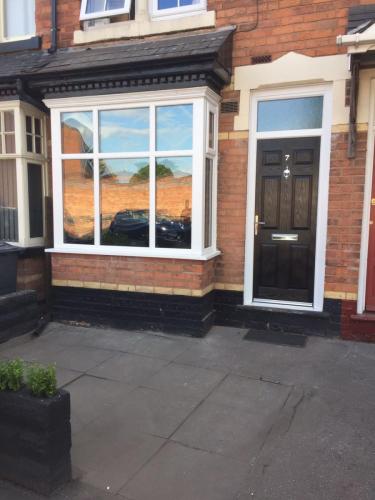 Double Glazed, Double Glazing, Glass, UPVC, Composite, White, Grey, Gray, Green, Colour, Window, Door, Conservatory, Porch, Frame, Letterbox, Handle, Hinges, Safety, Lock, Mechanism, Misted, Broken, Cracked, Repair, Maintenance, Installation, Replace - www.windowanddoorsurgeon.co.uk